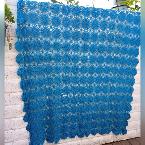 Handmade Fine Crocheted Blanket Teal Turquoise Blue 70 x 80 inches - Picture 3 of 5